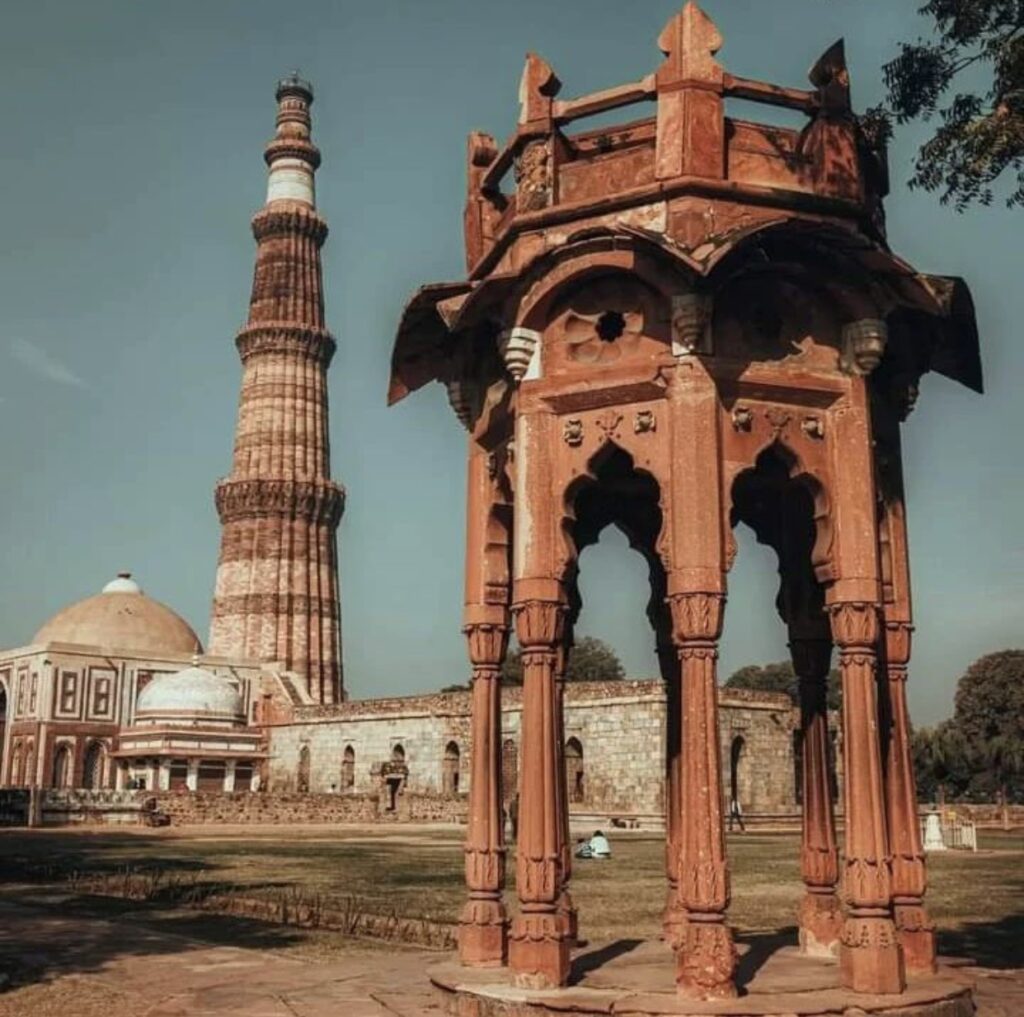 The Fallen Crown of Qutub Minar: Story of Smith’s Folly – Delhipedia